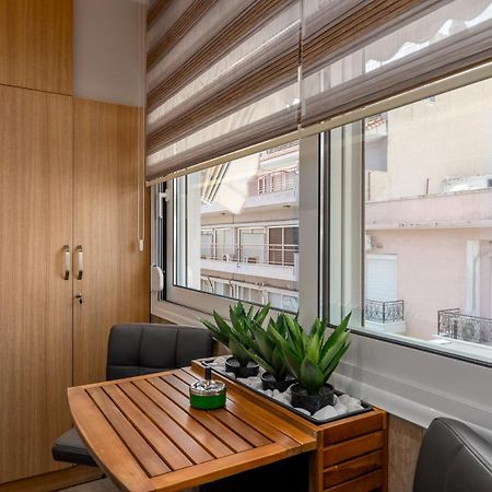 Cozy Downtown Apartment ซานธี ภายนอก รูปภาพ