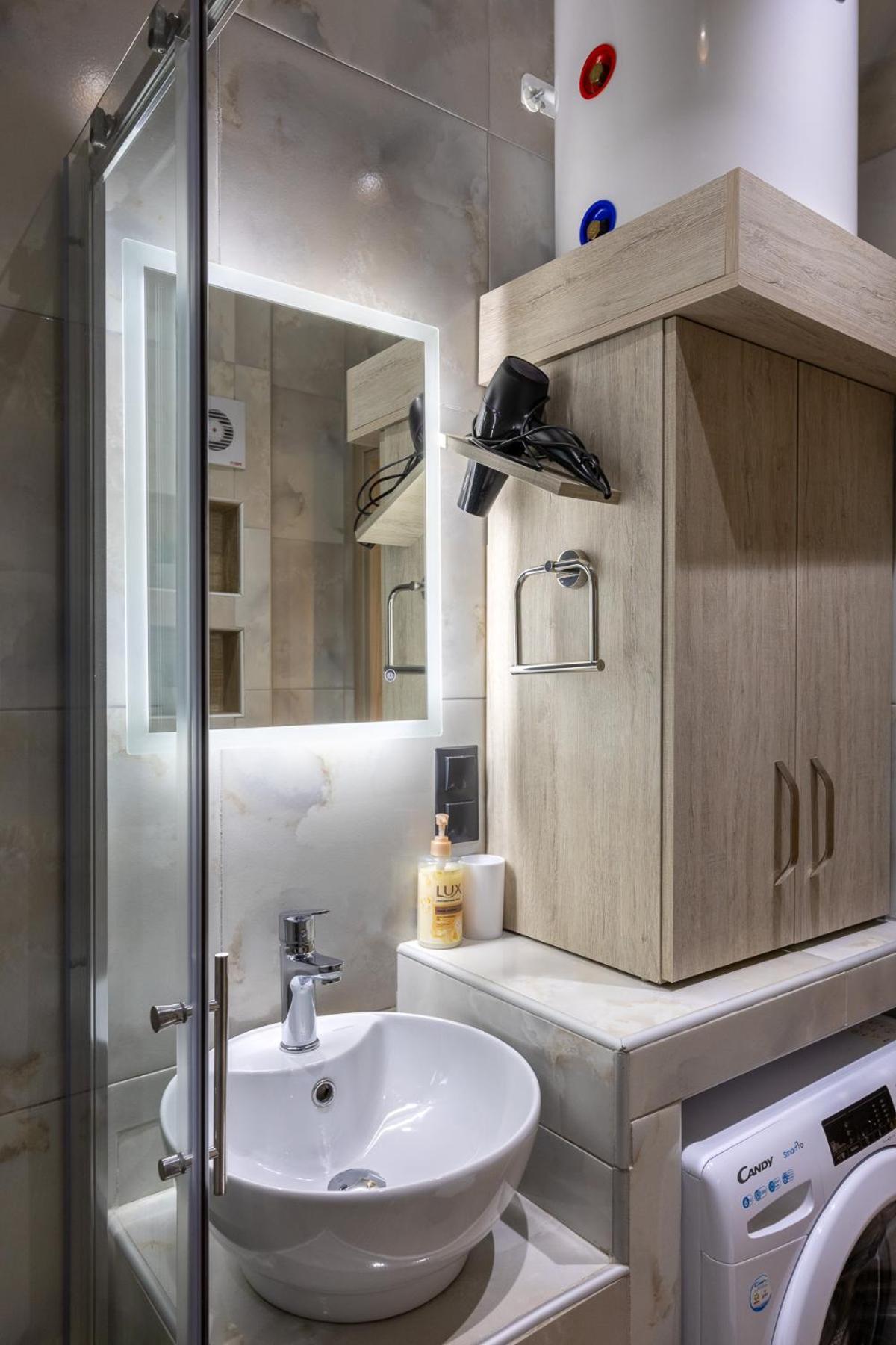 Cozy Downtown Apartment ซานธี ภายนอก รูปภาพ