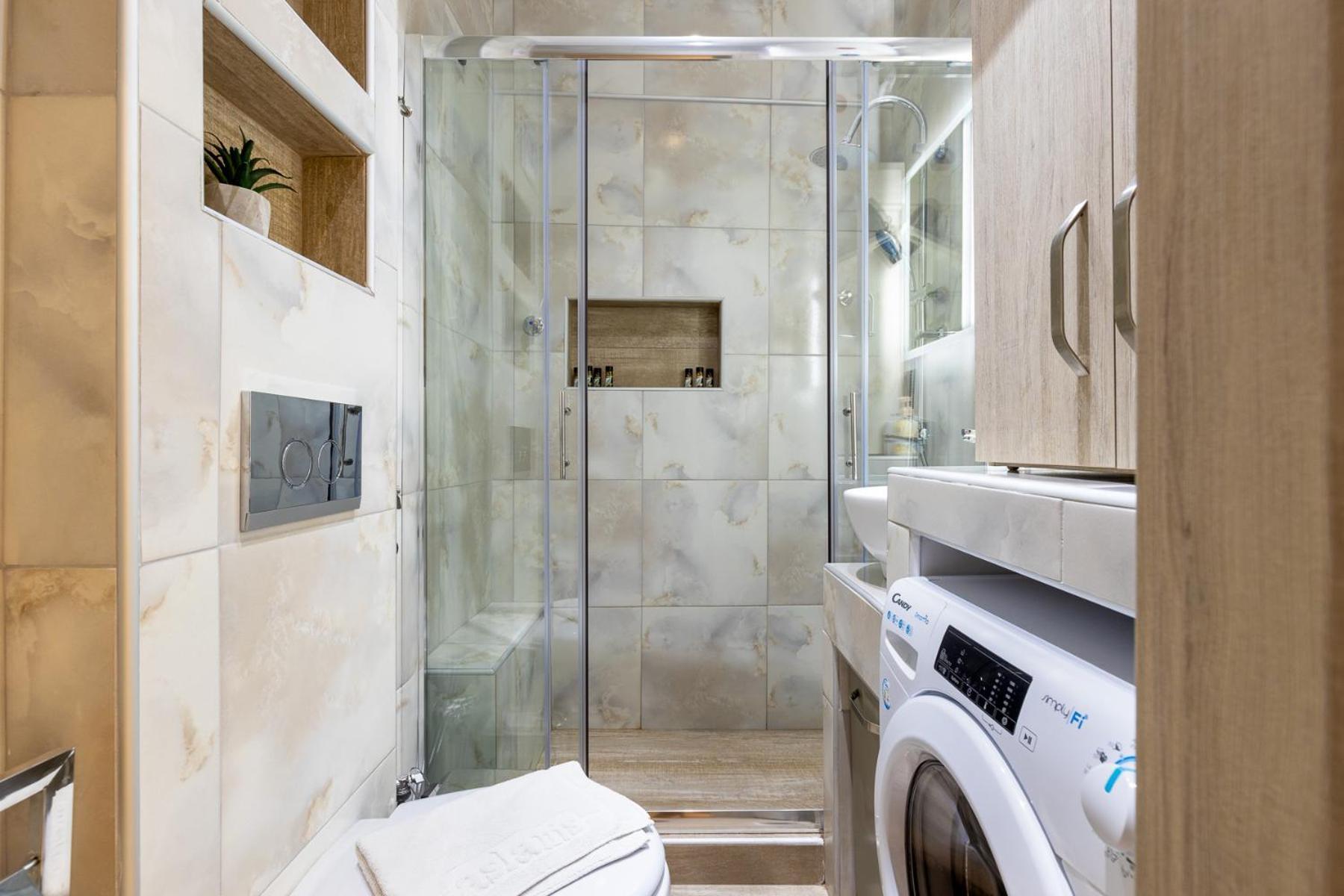 Cozy Downtown Apartment ซานธี ภายนอก รูปภาพ