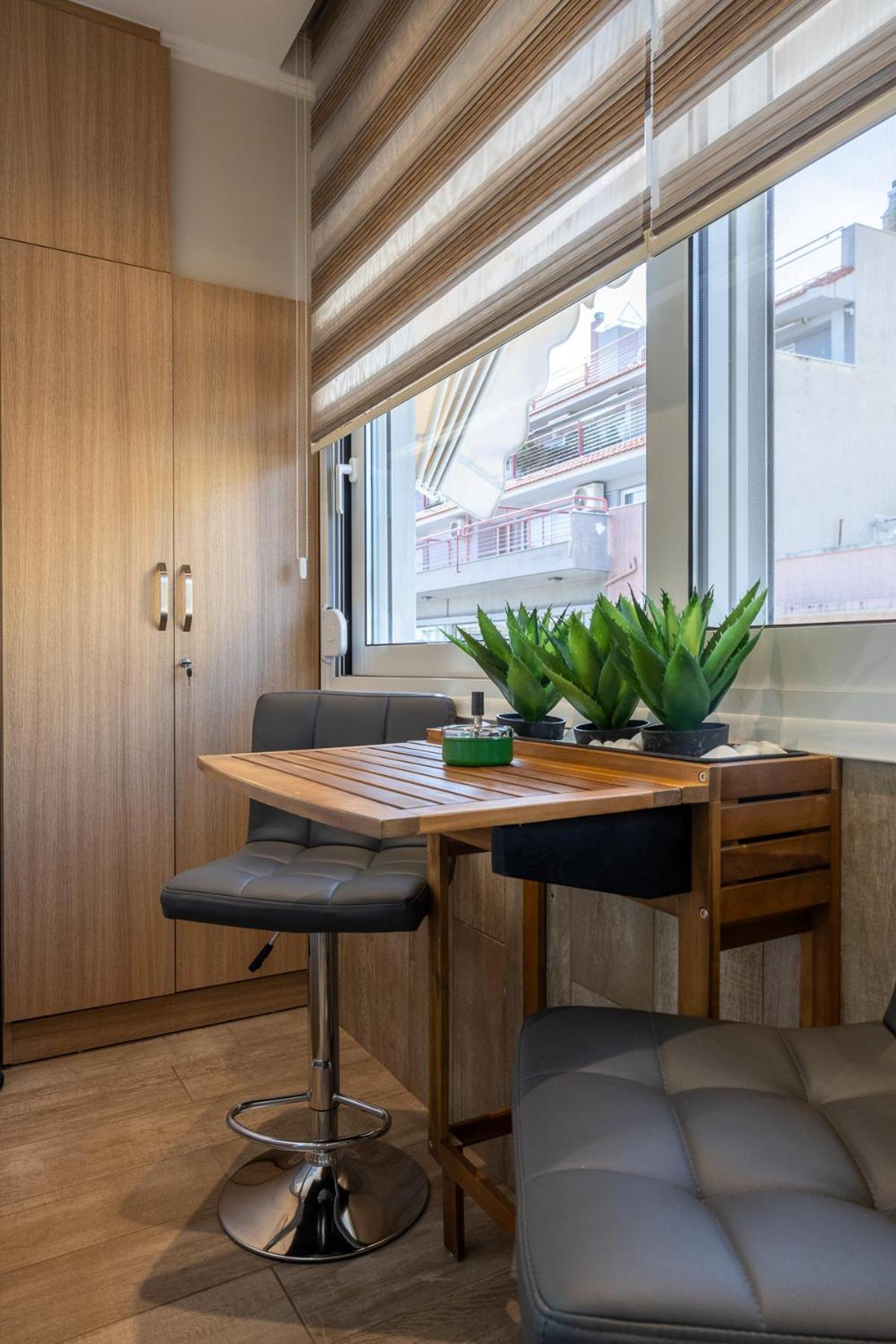 Cozy Downtown Apartment ซานธี ภายนอก รูปภาพ