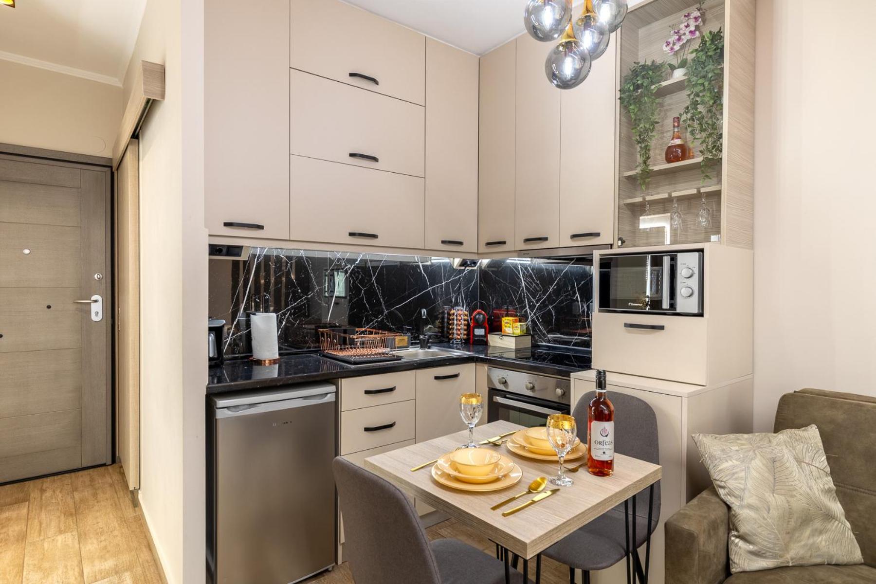 Cozy Downtown Apartment ซานธี ภายนอก รูปภาพ